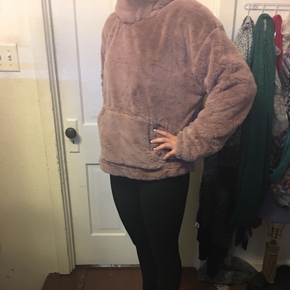 Fuzzy pullover - Picture 2 of 4